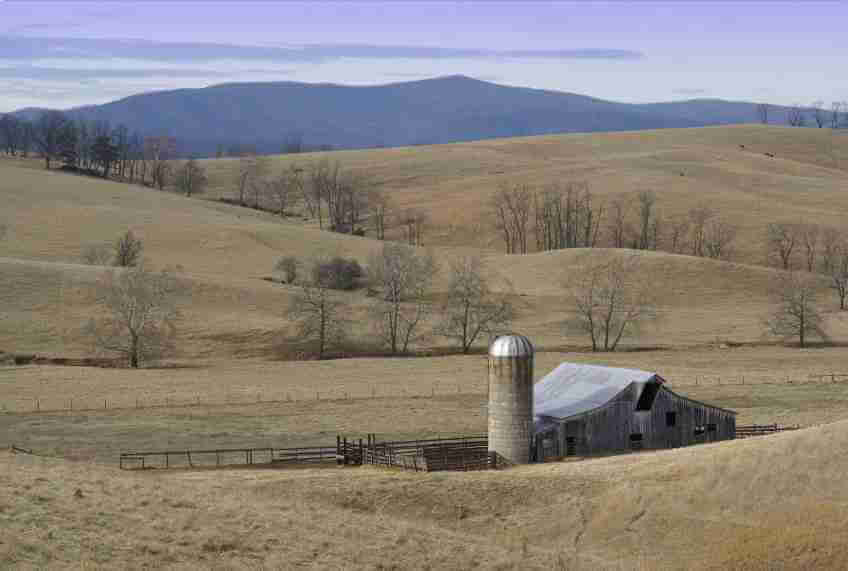 A farm waiting for the first snow of winter. This is the perfect time to plan your winter biodiversity enhancement plan.