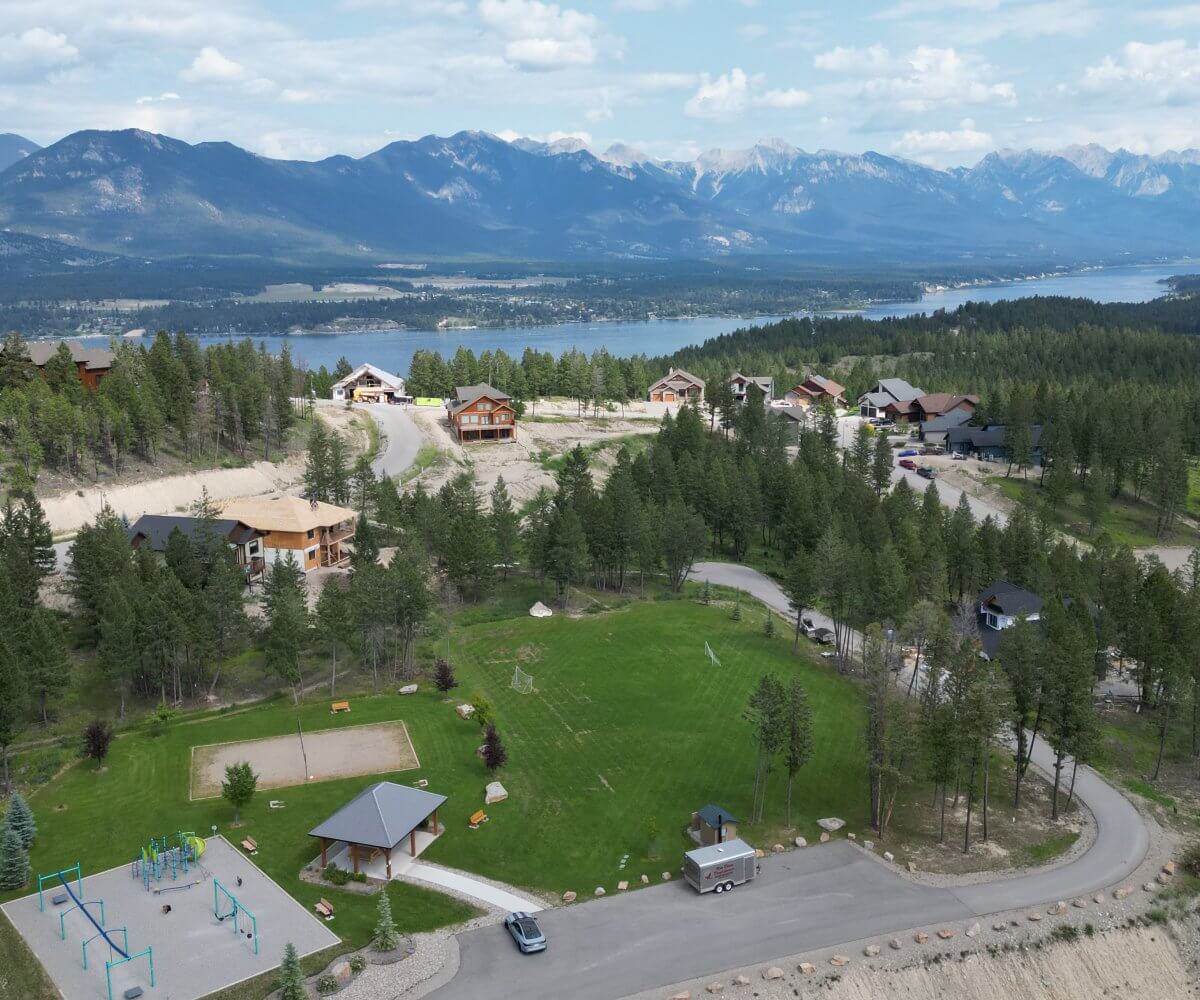 Castlerock aerial with lake and playground